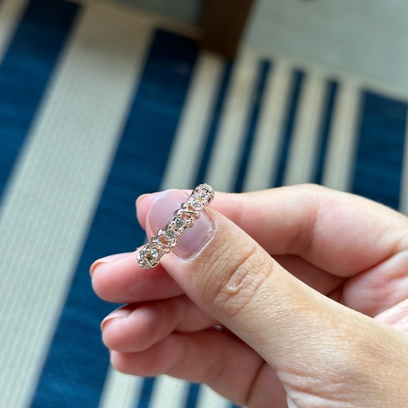 New very Sparkly Shiny Gold 14k plated Ring - Picture 8 of 10